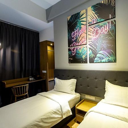 Brown Hotel Джордж Таун Екстериор снимка