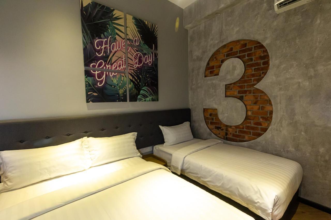 Brown Hotel Джордж Таун Екстериор снимка